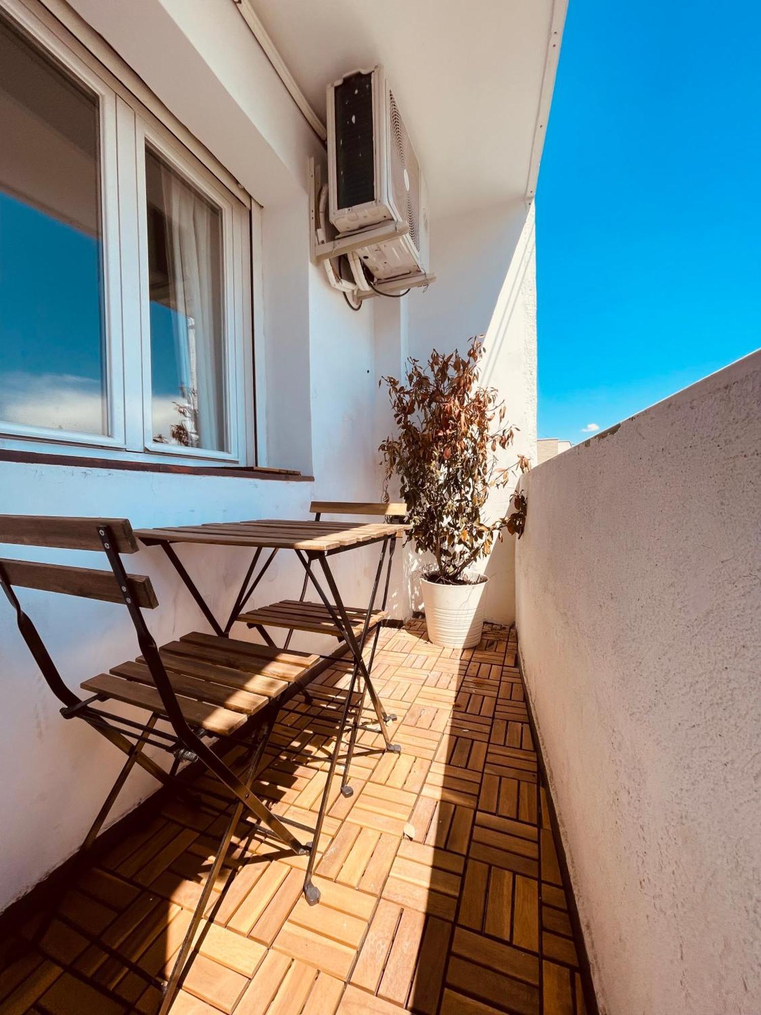 Piso Acogedor Y Tranquilo - Junto A Ifema Y Aerop. Apartment Madrid Exterior photo